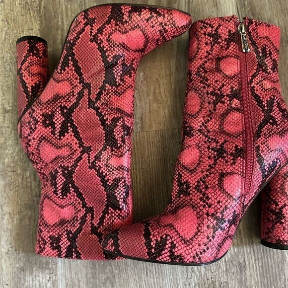 Cape Robbin Boa Pink Snakeskin Ankle Booties sz 8.5 EUC NO WEAR - Picture 7 of 13